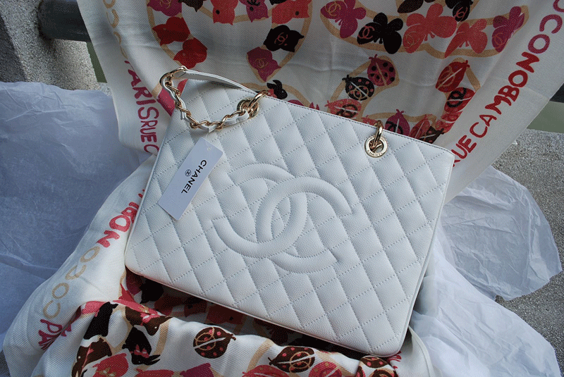 Chanel 2011 GST Caviar Leather Handbag 36092 White Chanel 2011 GST Caviar Leather Handbag 36092 White