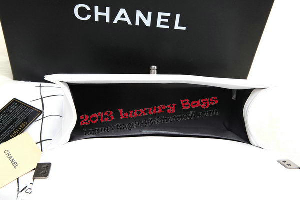 Boy Chanel Flap Bag Calfskin Chevron Quilting A67086 White Boy Chanel Flap Bag Calfskin Chevron Quilting A67086 White