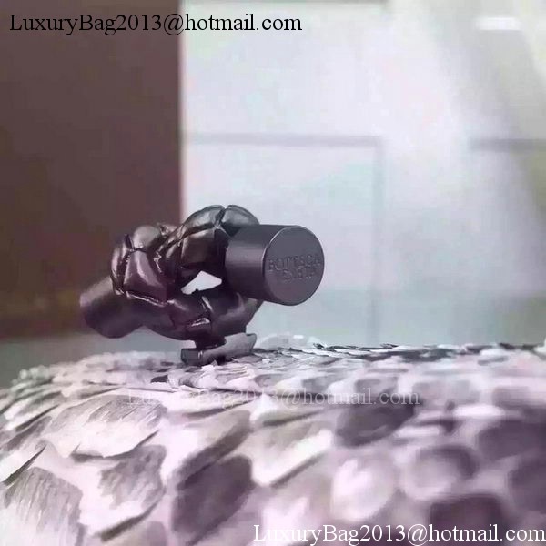 Bottega Veneta Snake Leather Knot Clutch BV8653 Grey Bottega Veneta Snake Leather Knot Clutch BV8653 Grey