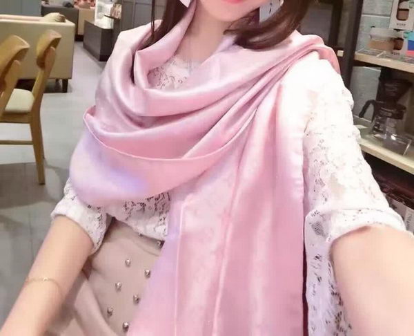 Louis Vuitton Scarf LVS16080403 Louis Vuitton Scarf LVS16080403