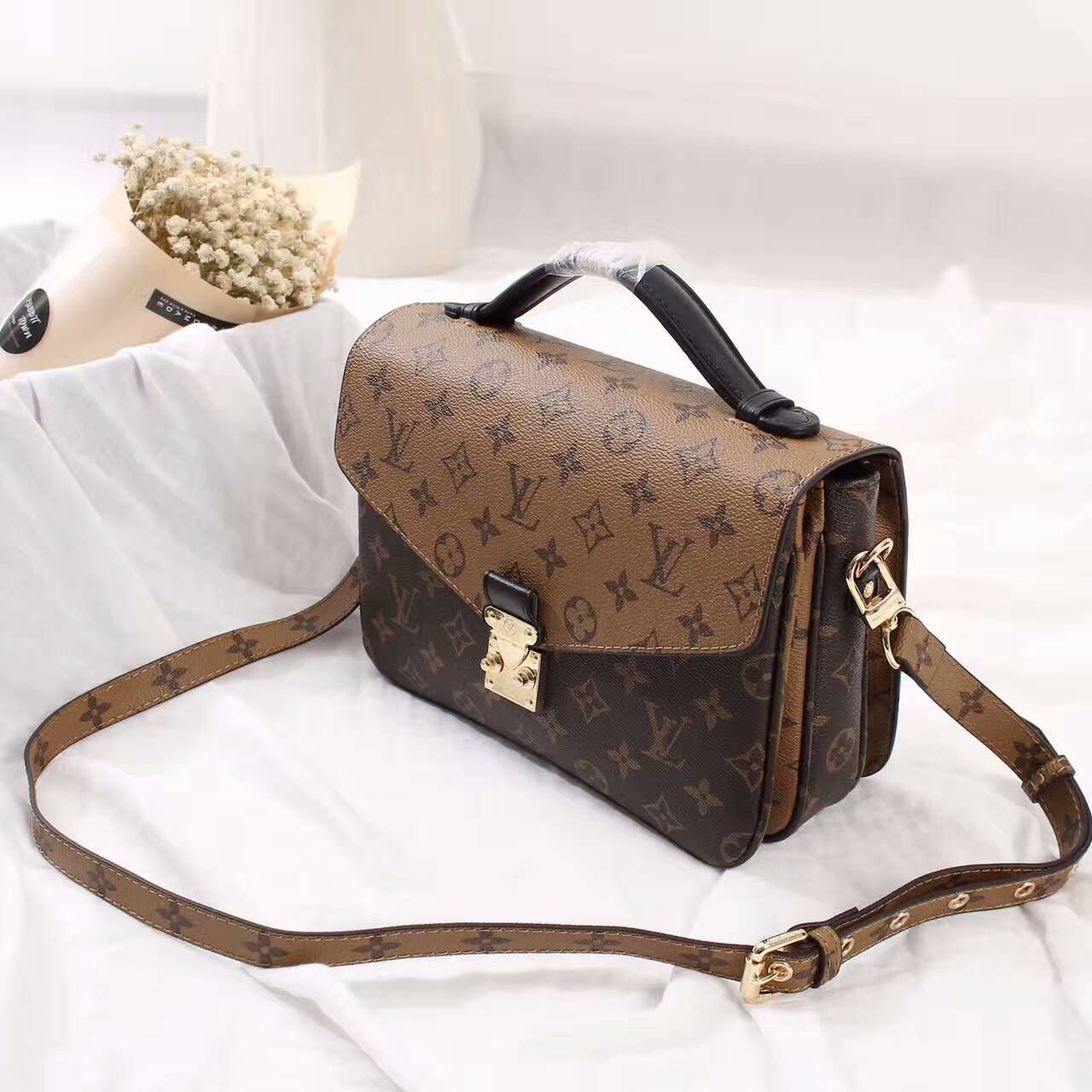 Louis Vuitton Monogram Canvas Pochette Metis Bag 40780 Camel Louis Vuitton Monogram Canvas Pochette Metis Bag 40780 Camel