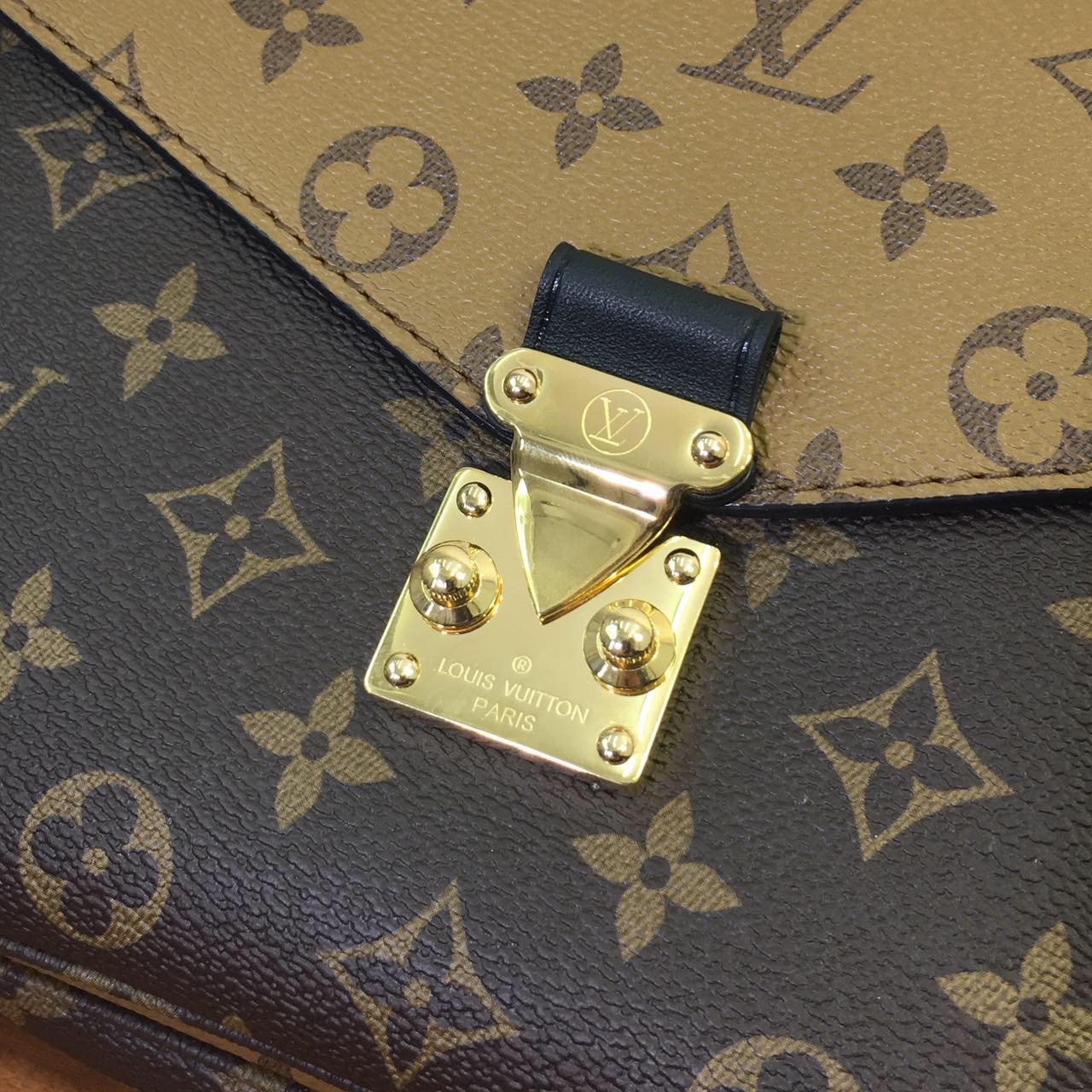 Louis Vuitton Monogram Canvas Pochette Metis Bag 40780 Camel Louis Vuitton Monogram Canvas Pochette Metis Bag 40780 Camel