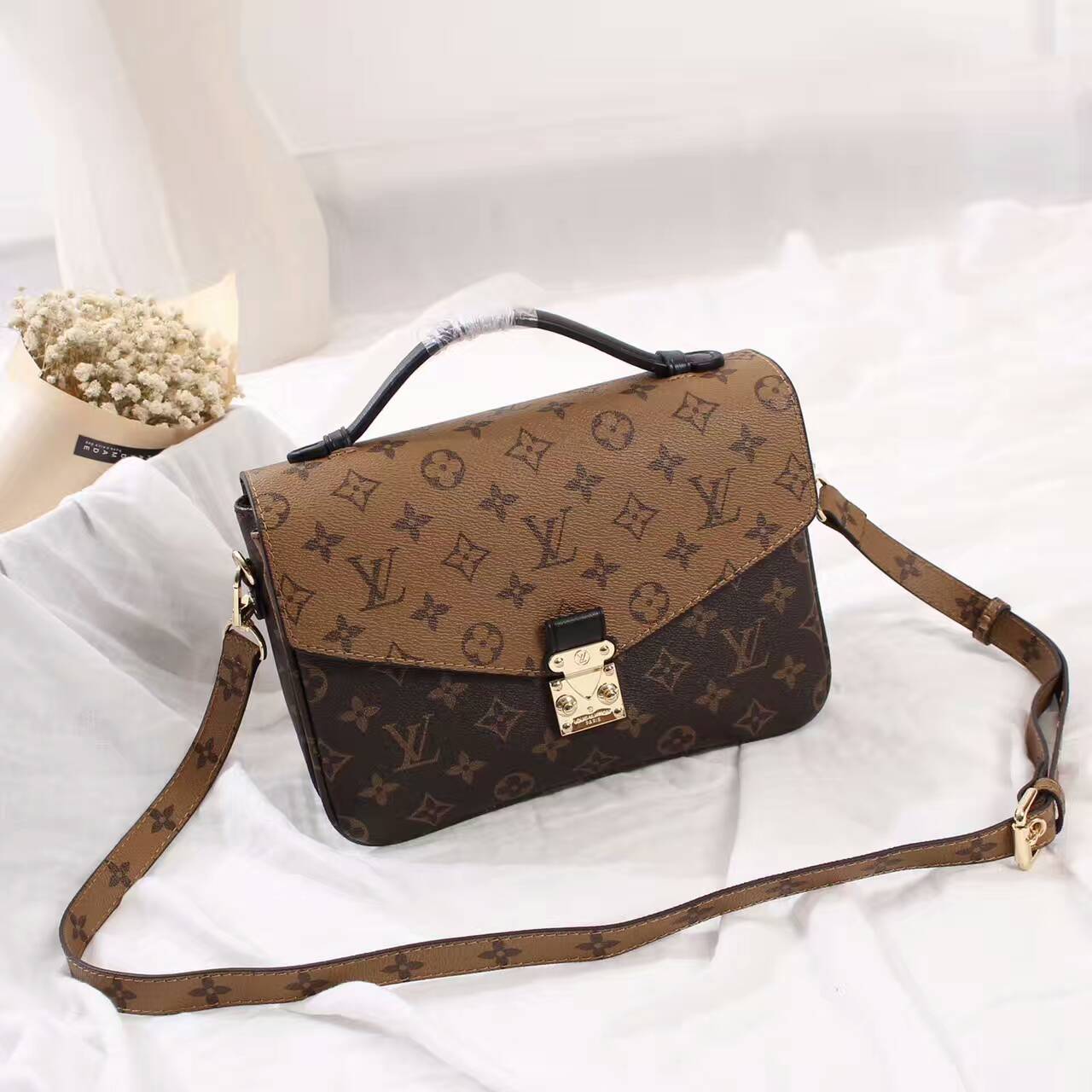 Louis Vuitton Monogram Canvas Pochette Metis Bag 40780 Camel Louis Vuitton Monogram Canvas Pochette Metis Bag 40780 Camel