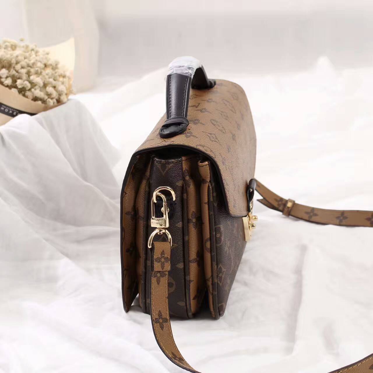 Louis Vuitton Monogram Canvas Pochette Metis Bag 40780 Camel Louis Vuitton Monogram Canvas Pochette Metis Bag 40780 Camel