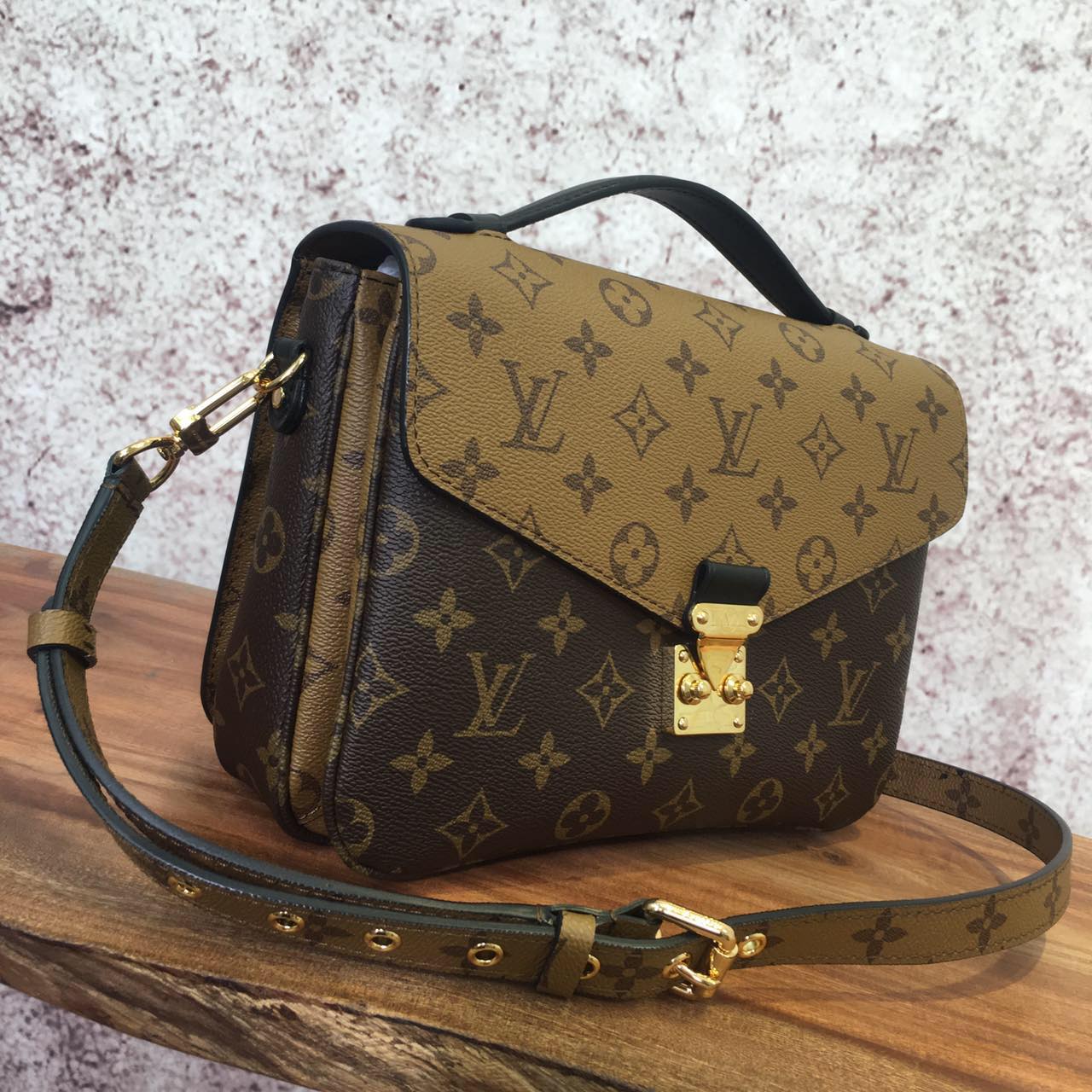 Louis Vuitton Monogram Canvas Pochette Metis Bag 40780 Camel Louis Vuitton Monogram Canvas Pochette Metis Bag 40780 Camel