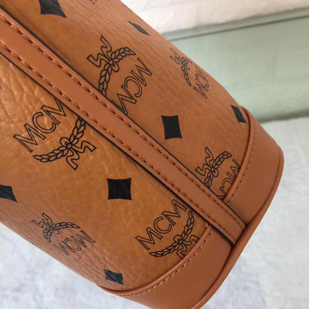 MCM Visetos Printed Drawstring Shoulder Bag MC8802 MCM Visetos Printed Drawstring Shoulder Bag MC8802