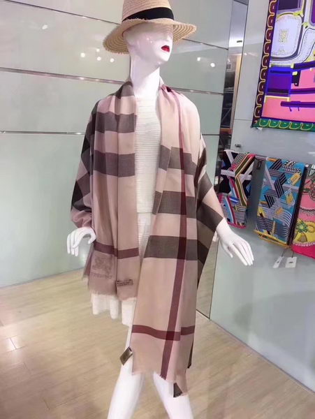 Burberry Cashmere Scarf BUR919768A Burberry Cashmere Scarf BUR919768A