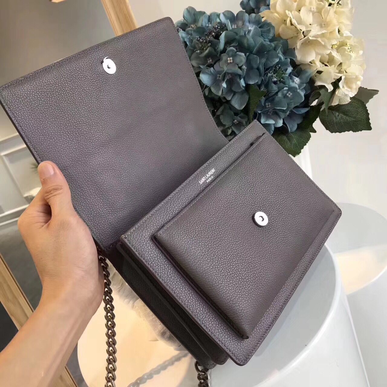 Yves Saint Laurent Cross-body Original Leatehr Shoulder Bag Y8607 Grey Yves Saint Laurent Cross-body Original Leatehr Shoulder Bag Y8607 Grey