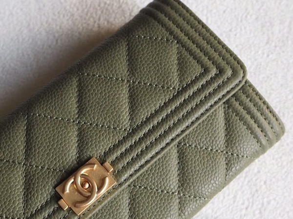 Chanel Boy Matelasse Long Wallet Calfskin Leather CHA5264 Green Chanel Boy Matelasse Long Wallet Calfskin Leather CHA5264 Green