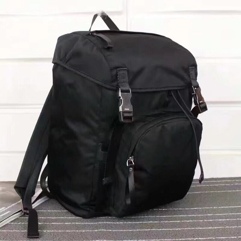 Prada Borse Zaino Uomo Nylon Nero 2 VZ 135 Black Prada Borse Zaino Uomo Nylon Nero 2 VZ 135 Black