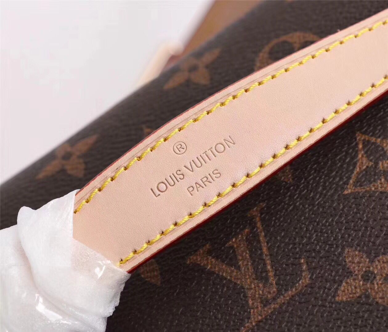 Louis Vuitton Monogram Canvas BUMBAG 43644 Louis Vuitton Monogram Canvas BUMBAG 43644