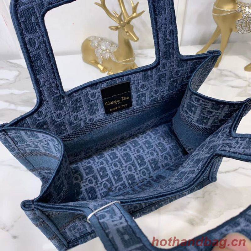 DIOR TOTE BAG IN EMBROIDERED CANVAS C0195 Blue DIOR TOTE BAG IN EMBROIDERED CANVAS C0195 Blue