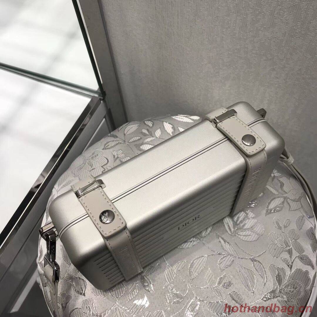 DIORAMA CALFSKIN CLUTCH M2020 silvery DIORAMA CALFSKIN CLUTCH M2020 silvery