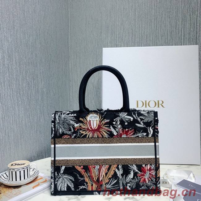 SMALL DIOR BOOK TOTE Embroidered M1296-6