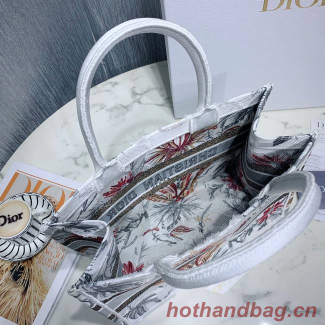 SMALL DIOR BOOK TOTE Embroidered M1296-7