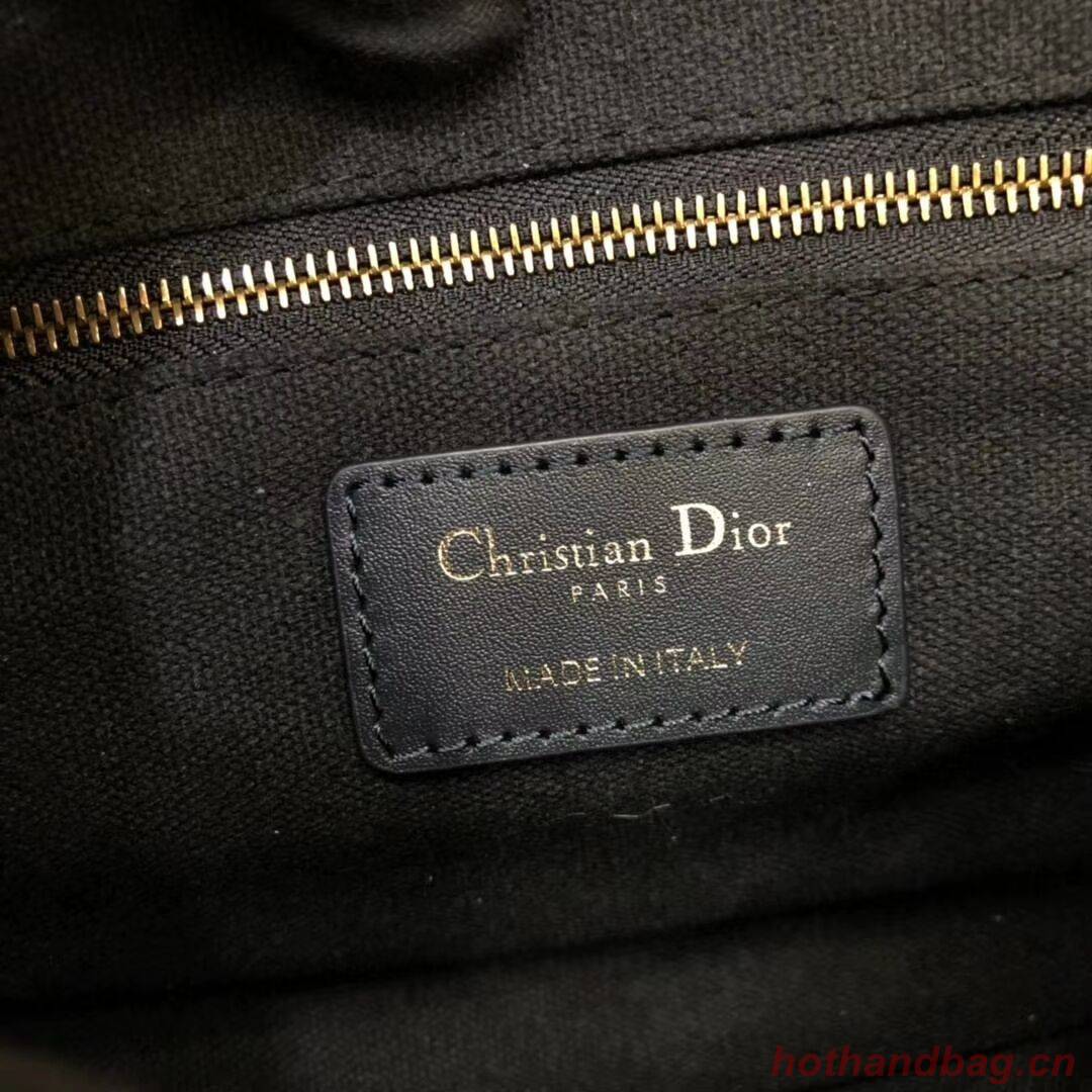 MEDIUM DIOR BOBBY BAG C0268 BLUE Blue Dior Oblique Jacquard M9319 MEDIUM DIOR BOBBY BAG C0268 BLUE Blue Dior Oblique Jacquard M9319