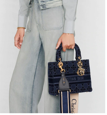 DIOR MEDIUM LADY D-LITE BAG Blue Cannage Embroidered Velvet M0565 DIOR MEDIUM LADY D-LITE BAG Blue Cannage Embroidered Velvet M0565