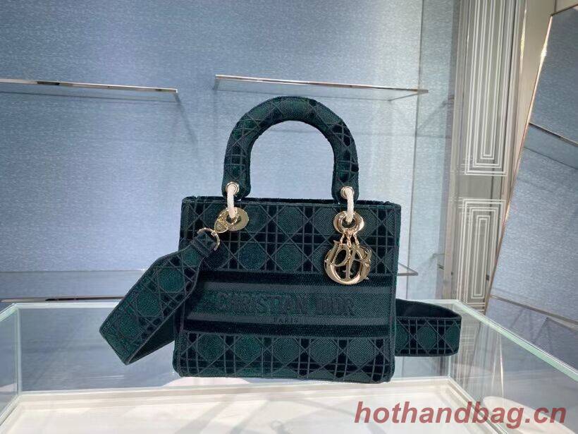 MEDIUM LADY D-LITE BAG Cannage Embroidered Velvet M0565OW green MEDIUM LADY D-LITE BAG Cannage Embroidered Velvet M0565OW green
