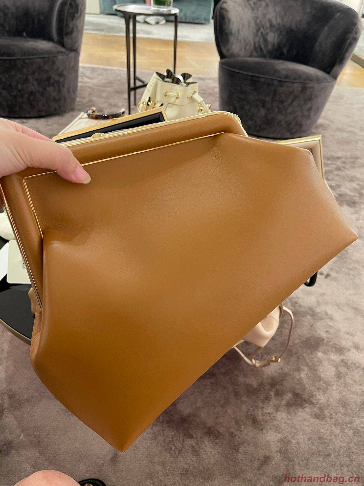 Fendi Original Leather Clutch Bag 56833 Brown Fendi Original Leather Clutch Bag 56833 Brown