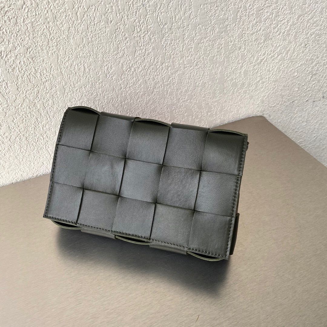 Bottega Veneta BORSA CASSETTE 578004 Dark Green Bottega Veneta BORSA CASSETTE 578004 Dark Green