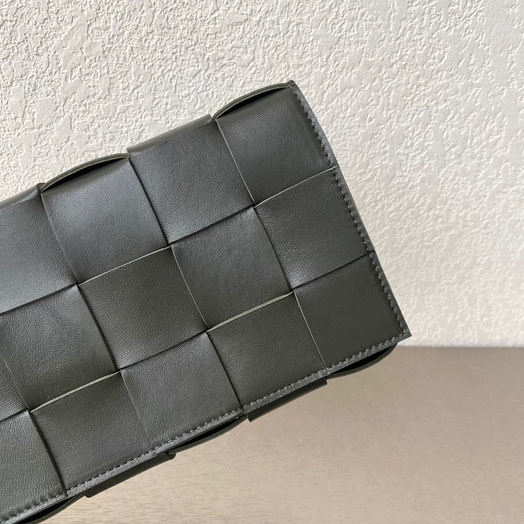 Bottega Veneta BORSA CASSETTE 578004 Dark Green Bottega Veneta BORSA CASSETTE 578004 Dark Green