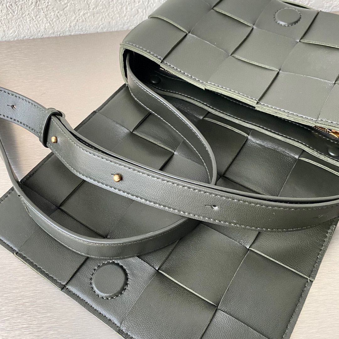 Bottega Veneta BORSA CASSETTE 578004 Dark Green Bottega Veneta BORSA CASSETTE 578004 Dark Green