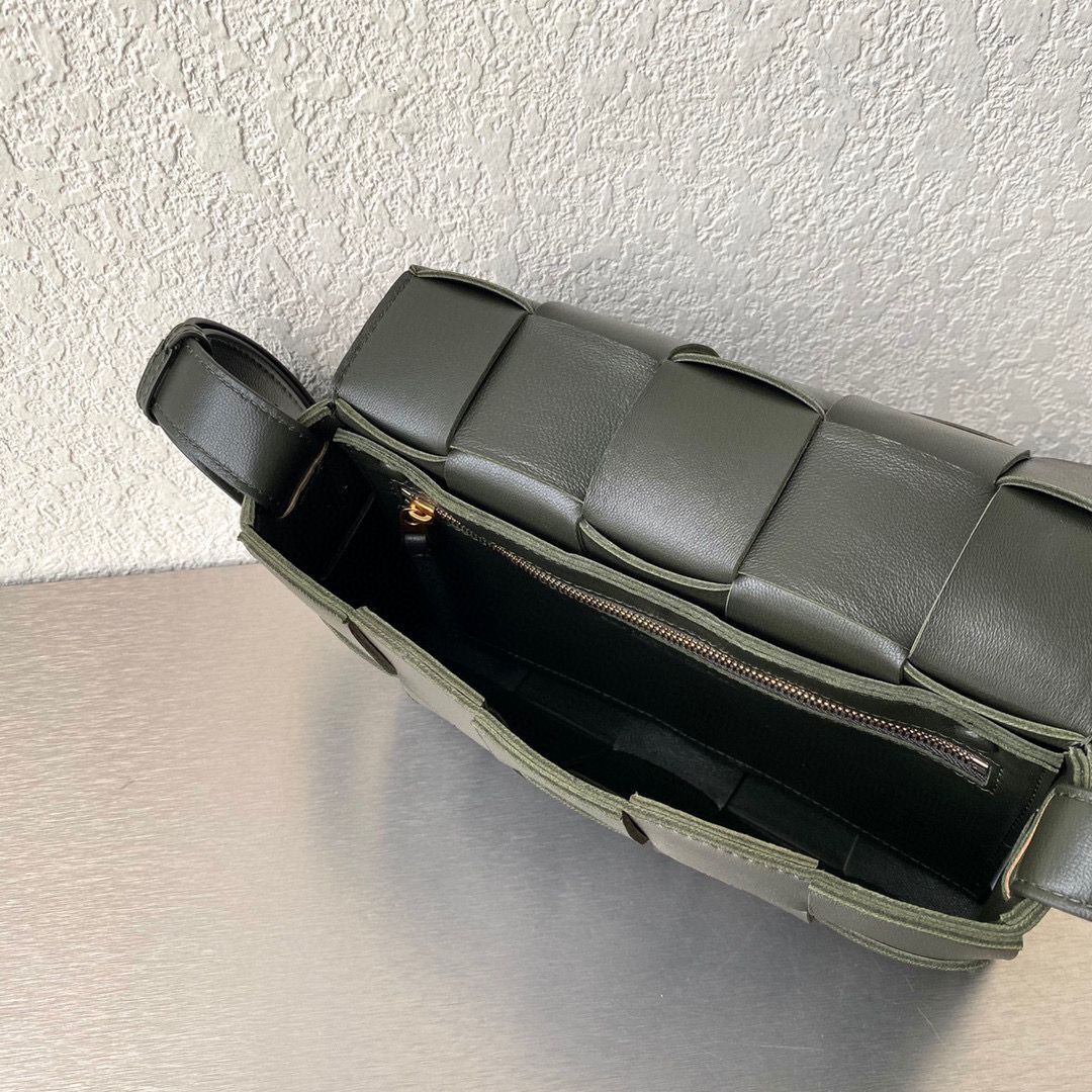 Bottega Veneta BORSA CASSETTE 578004 Dark Green Bottega Veneta BORSA CASSETTE 578004 Dark Green