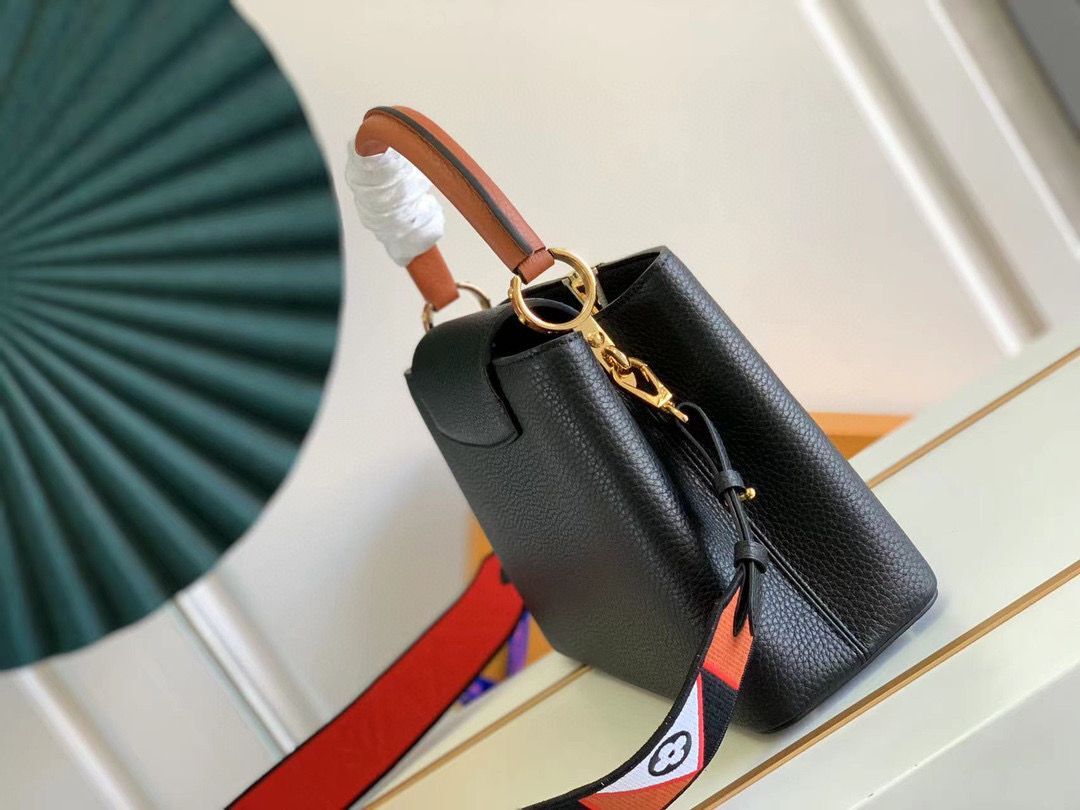 Louis Vuitton CAPUCINES Original Leather PM M59020 Black Louis Vuitton CAPUCINES Original Leather PM M59020 Black