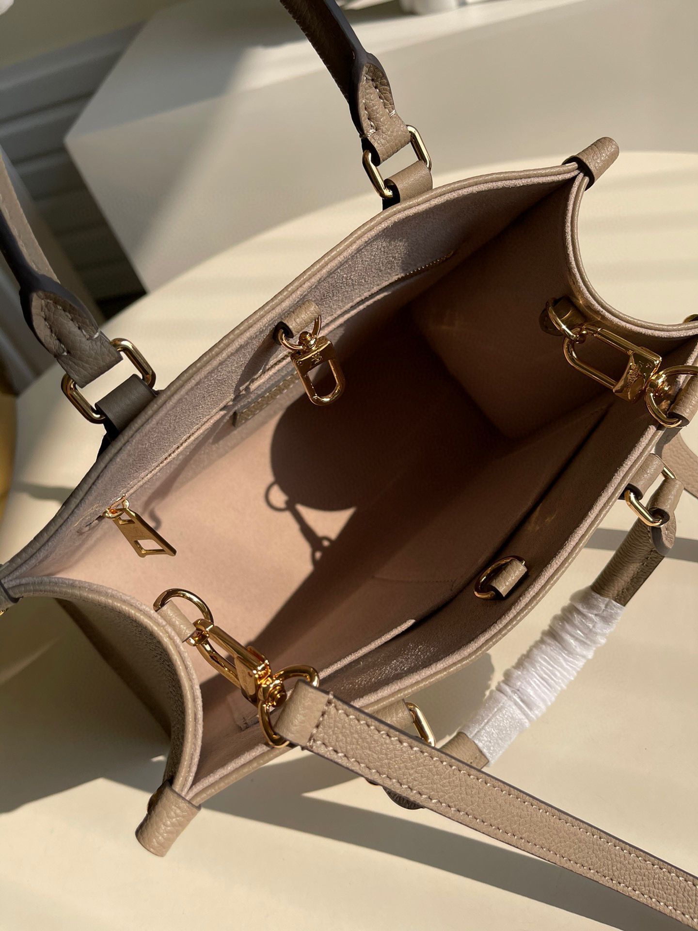 Louis Vuitton ONTHEGO Original Leather PM M45779 Gray Louis Vuitton ONTHEGO Original Leather PM M45779 Gray