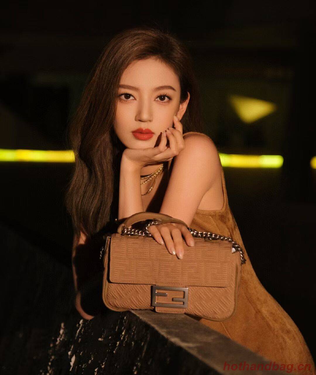 FENDI MIDI BAGUETTE CHAIN FF fabric bag 8BR793 Beige FENDI MIDI BAGUETTE CHAIN FF fabric bag 8BR793 Beige