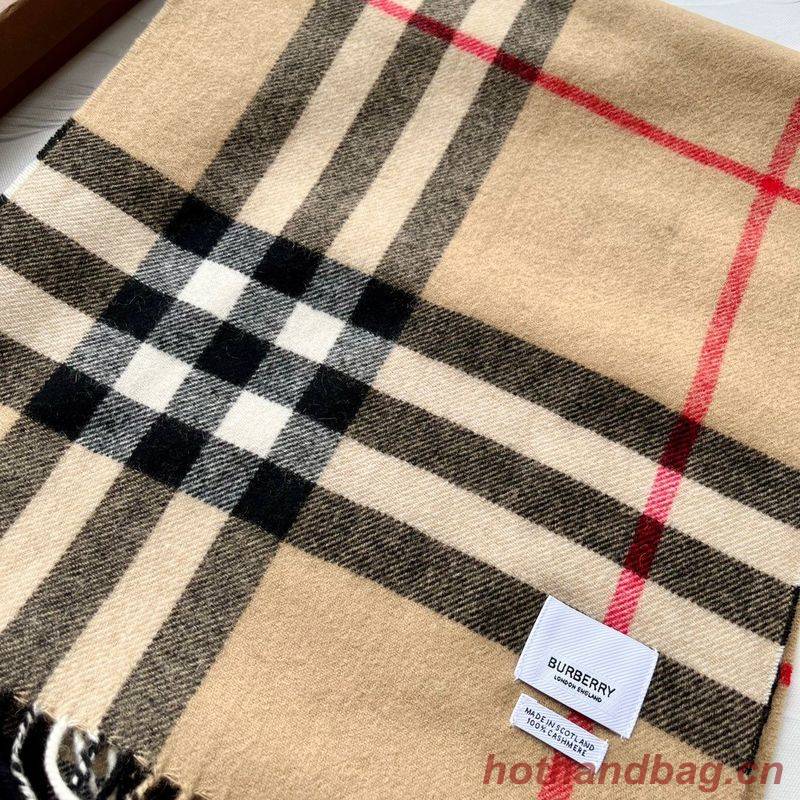 Burberry Scarf B00241
