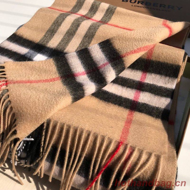 Burberry Scarf B00245 Burberry Scarf B00245