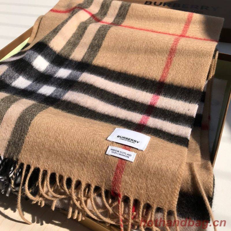 Burberry Scarf B00245 Burberry Scarf B00245