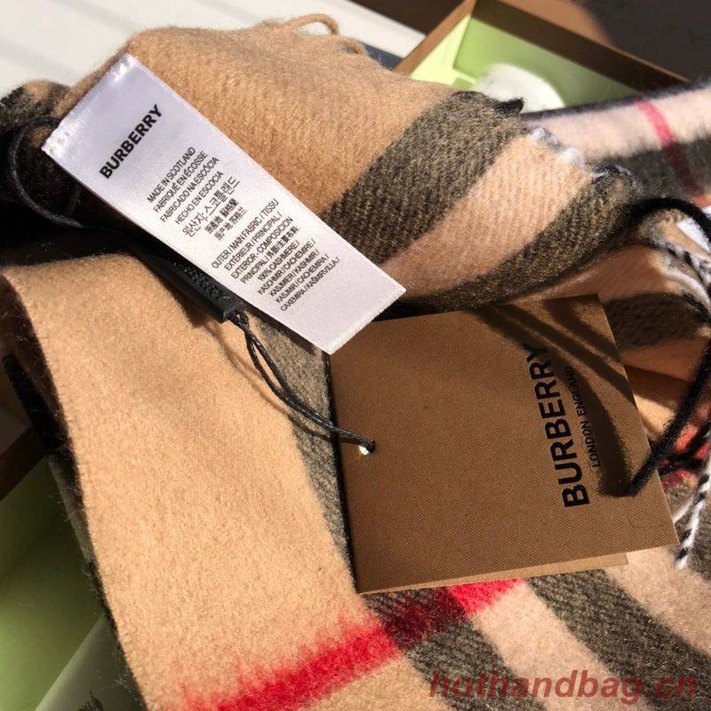 Burberry Scarf B00245 Burberry Scarf B00245