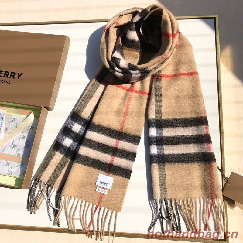 Burberry Scarf B00245 Burberry Scarf B00245