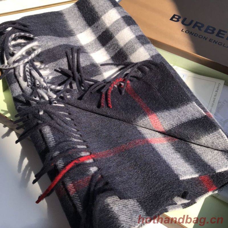 Burberry Scarf B00247 Burberry Scarf B00247