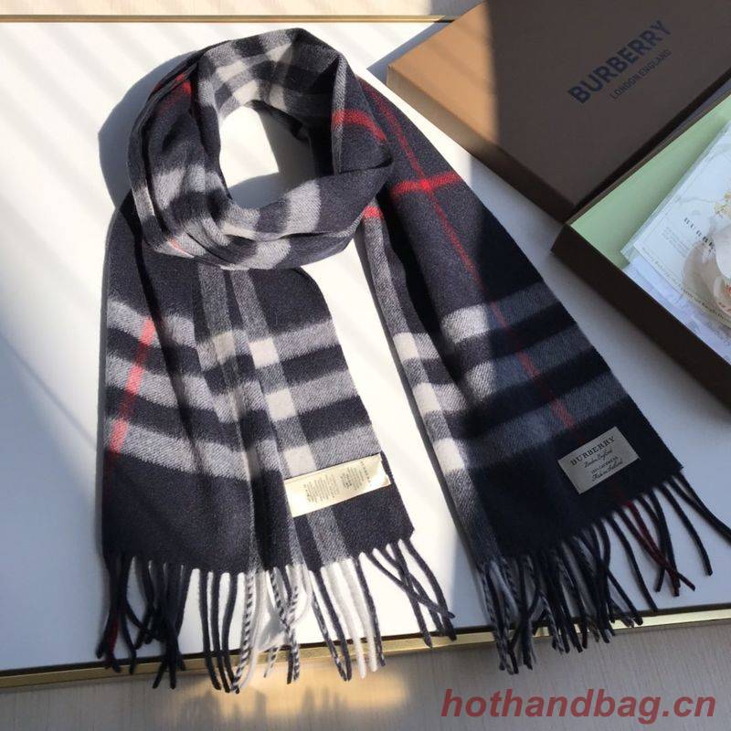 Burberry Scarf B00247 Burberry Scarf B00247