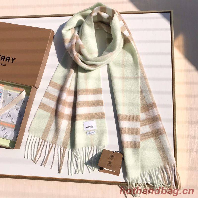 Burberry Scarf B00250 Burberry Scarf B00250