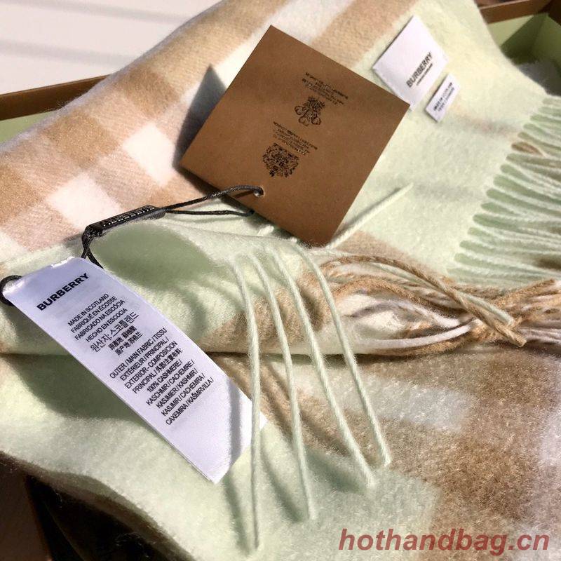 Burberry Scarf B00250 Burberry Scarf B00250