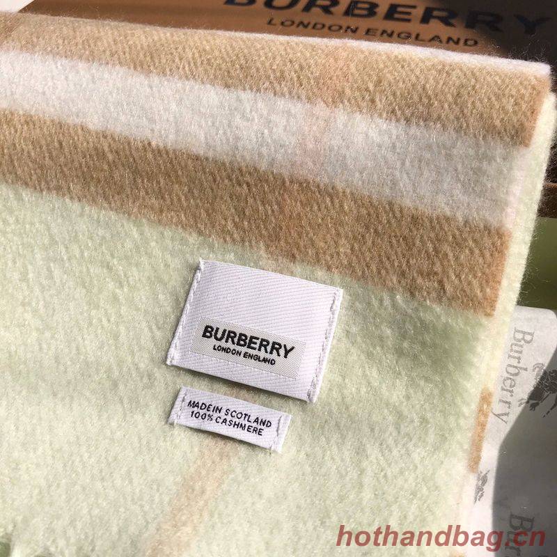 Burberry Scarf B00250 Burberry Scarf B00250