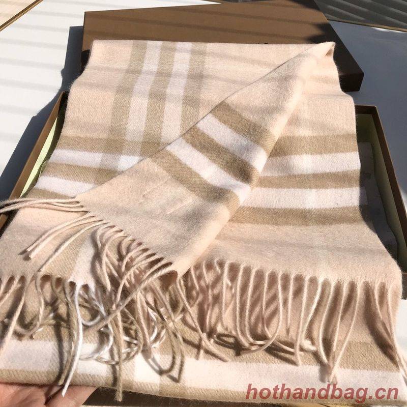 Burberry Scarf B00251 Burberry Scarf B00251