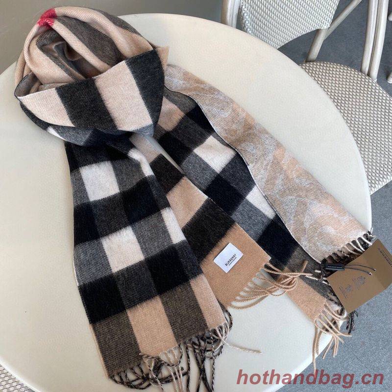 Burberry Scarf B00316 Burberry Scarf B00316
