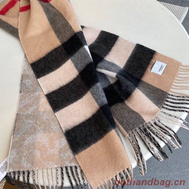 Burberry Scarf B00316 Burberry Scarf B00316