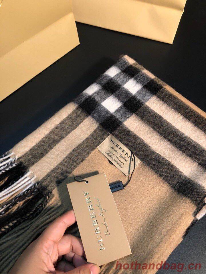 Burberry Scarf B00318 Burberry Scarf B00318
