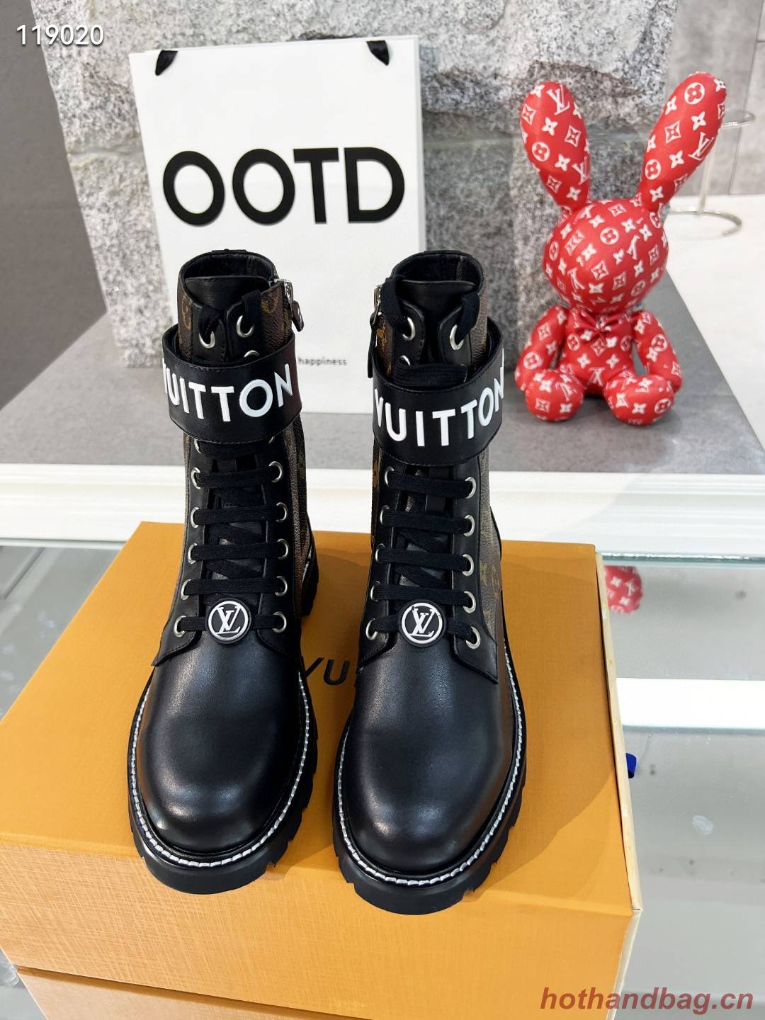 Louis Vuitton WONDERLAND FLAT RANGER LV1157DS-1