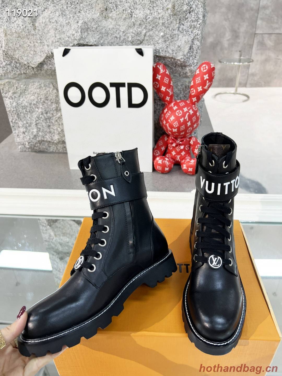 Louis Vuitton WONDERLAND FLAT RANGER LV1157DS-2 Louis Vuitton WONDERLAND FLAT RANGER LV1157DS-2