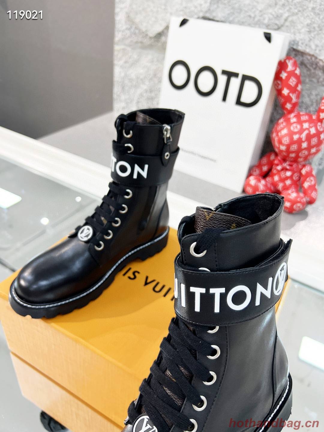 Louis Vuitton WONDERLAND FLAT RANGER LV1157DS-2 Louis Vuitton WONDERLAND FLAT RANGER LV1157DS-2