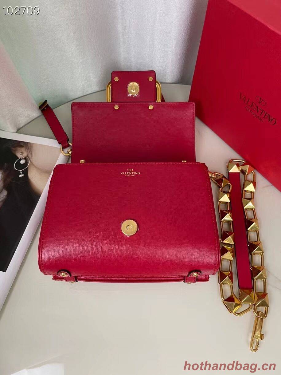 VALENTINO GARAVANI Stud Sign Grained Calfskin Shoulder Bag V0196 red VALENTINO GARAVANI Stud Sign Grained Calfskin Shoulder Bag V0196 red