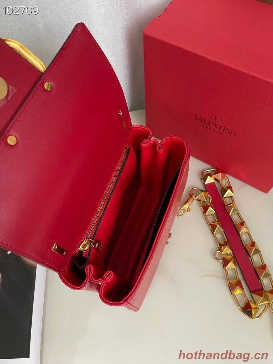 VALENTINO GARAVANI Stud Sign Grained Calfskin Shoulder Bag V0196 red VALENTINO GARAVANI Stud Sign Grained Calfskin Shoulder Bag V0196 red