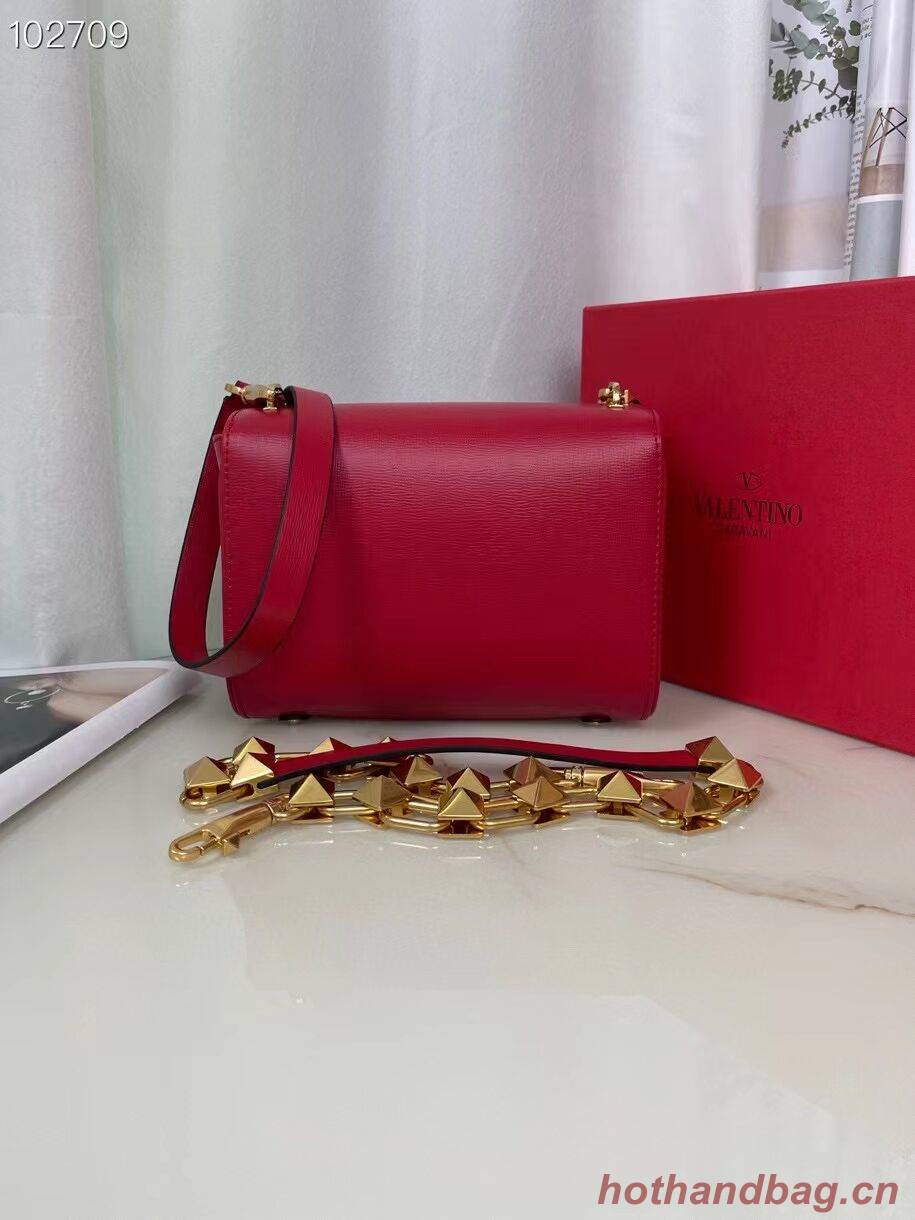 VALENTINO GARAVANI Stud Sign Grained Calfskin Shoulder Bag V0196 red VALENTINO GARAVANI Stud Sign Grained Calfskin Shoulder Bag V0196 red
